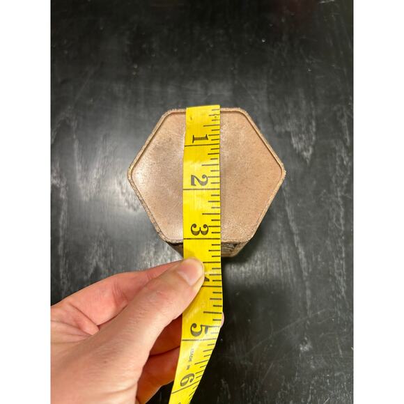 Vintage Brush Pencil Holder Caddy- plastic intricate carved leaf design- retro - Picture 4 of 6